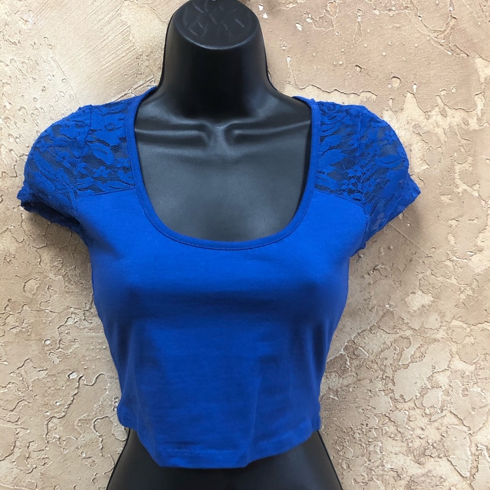 Blue crop top w/lace